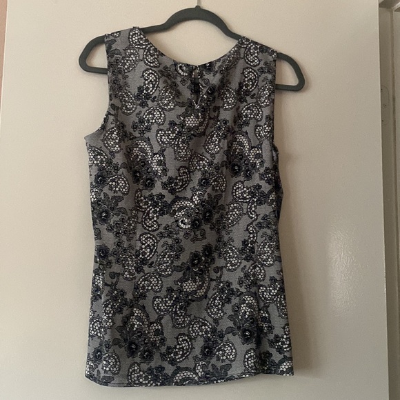 Worthington {large} women’s top. Black/gray white print - Picture 2 of 3